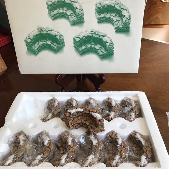 Depart 56 Stone Curved Wall - Picture 6 of 6